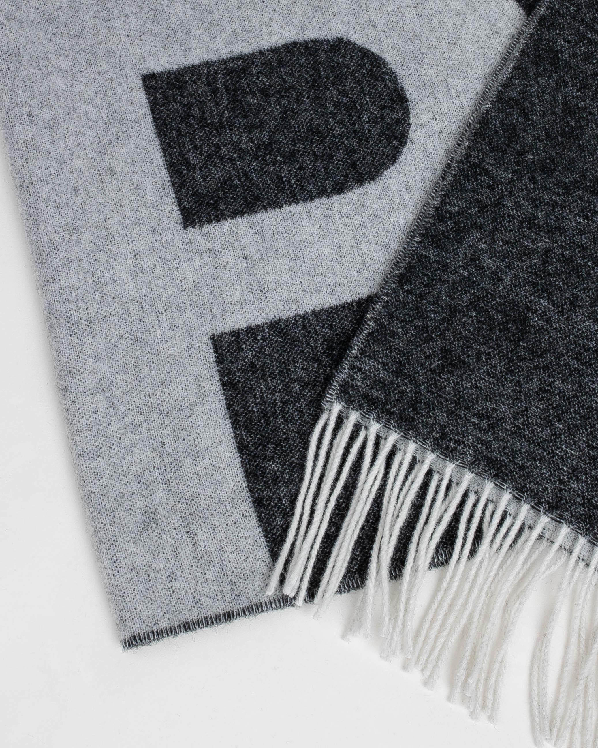 Bufanda A.P.C. Big Logo - Image 2