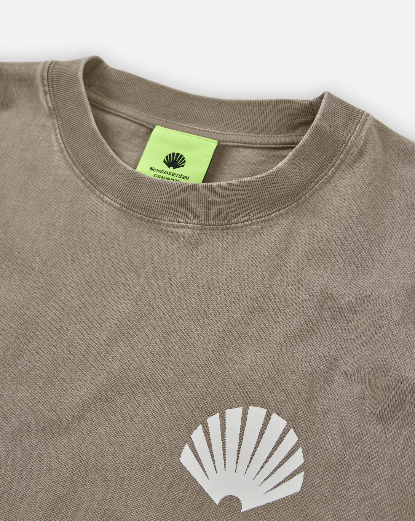 Camiseta New Amsterdam Logo Longsleeve Tee Seneca Rock - Image 6